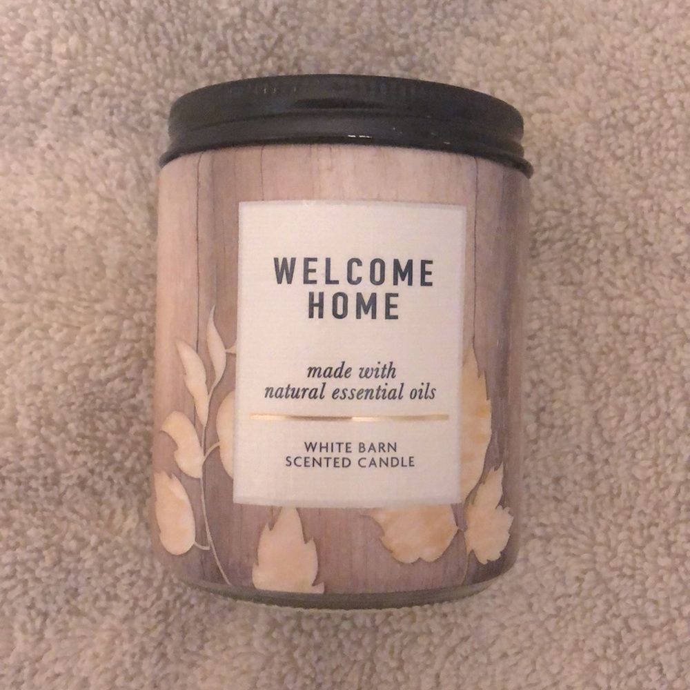 Bath & Body Works Candle, Single Wick Candle, Welcome Home Scent, 7 oz candle